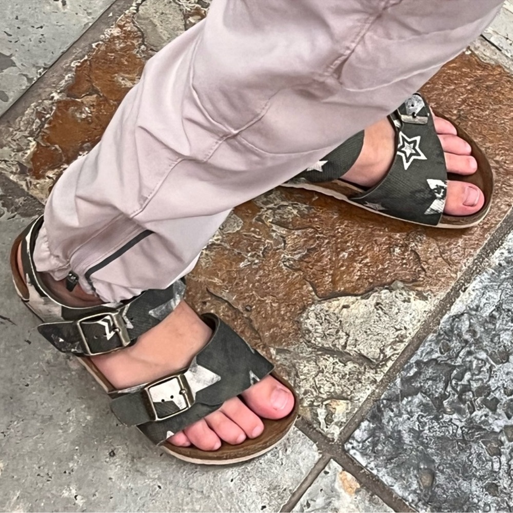 Rare Authentic Birkenstock kids star buckle designer sandals sz 13 kids boys - Picture 2 of 14
